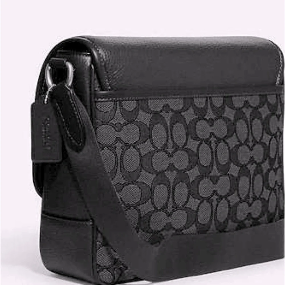 Coach Black Signature Crossbody Messenger Bag for Men